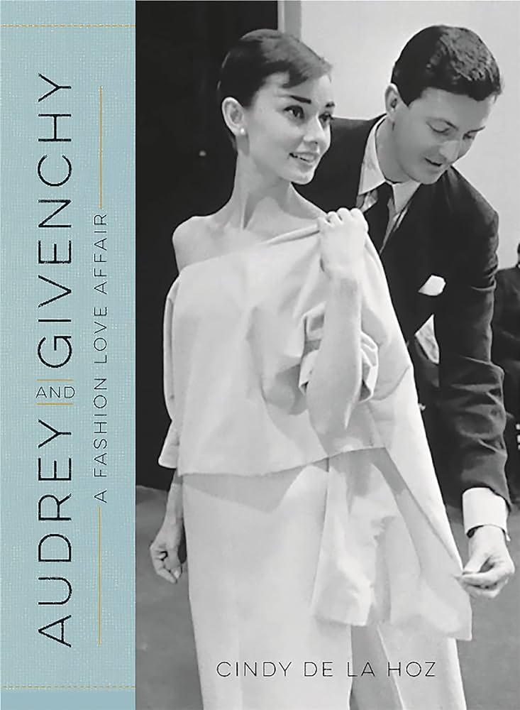 Cubierta de Audrey & Givenchy. A fashion love affair