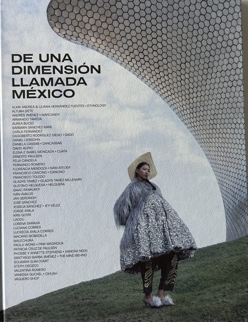 Cubierta de De una dimensión llamada México